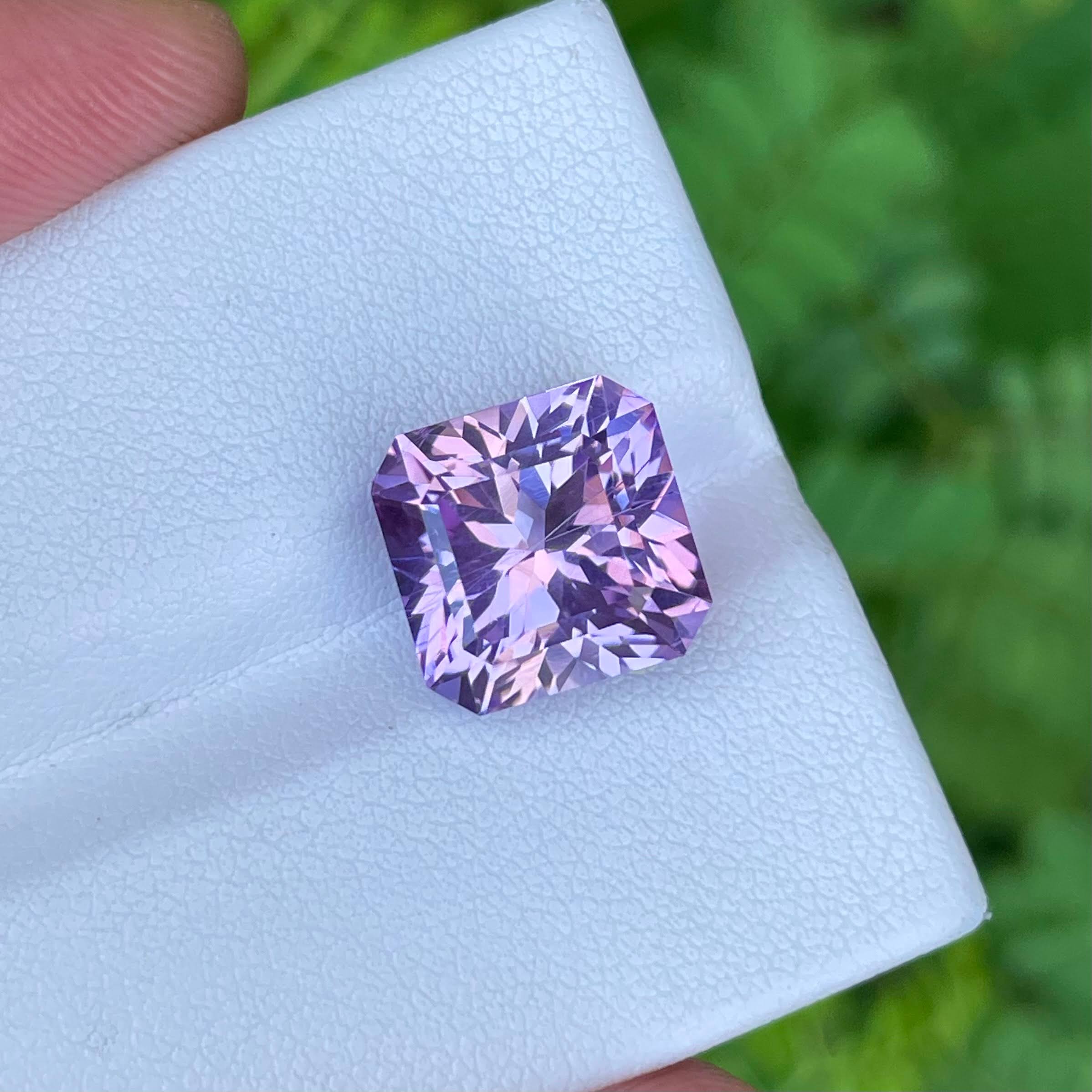 Kunzite Gemstone — view 1
