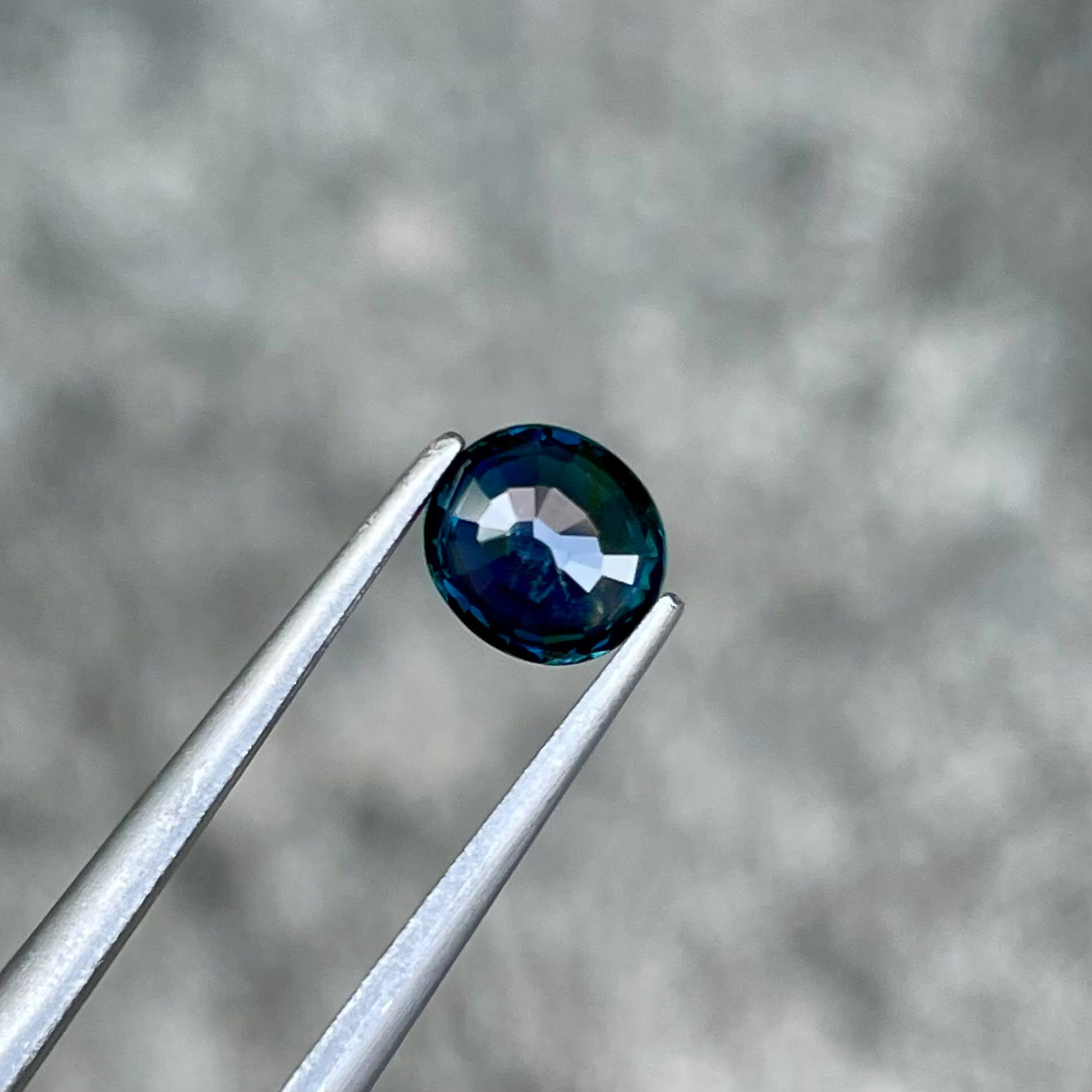1.09 Carats Deep Blue Sapphire Stone Oval Cut Madagascar's Gemstone