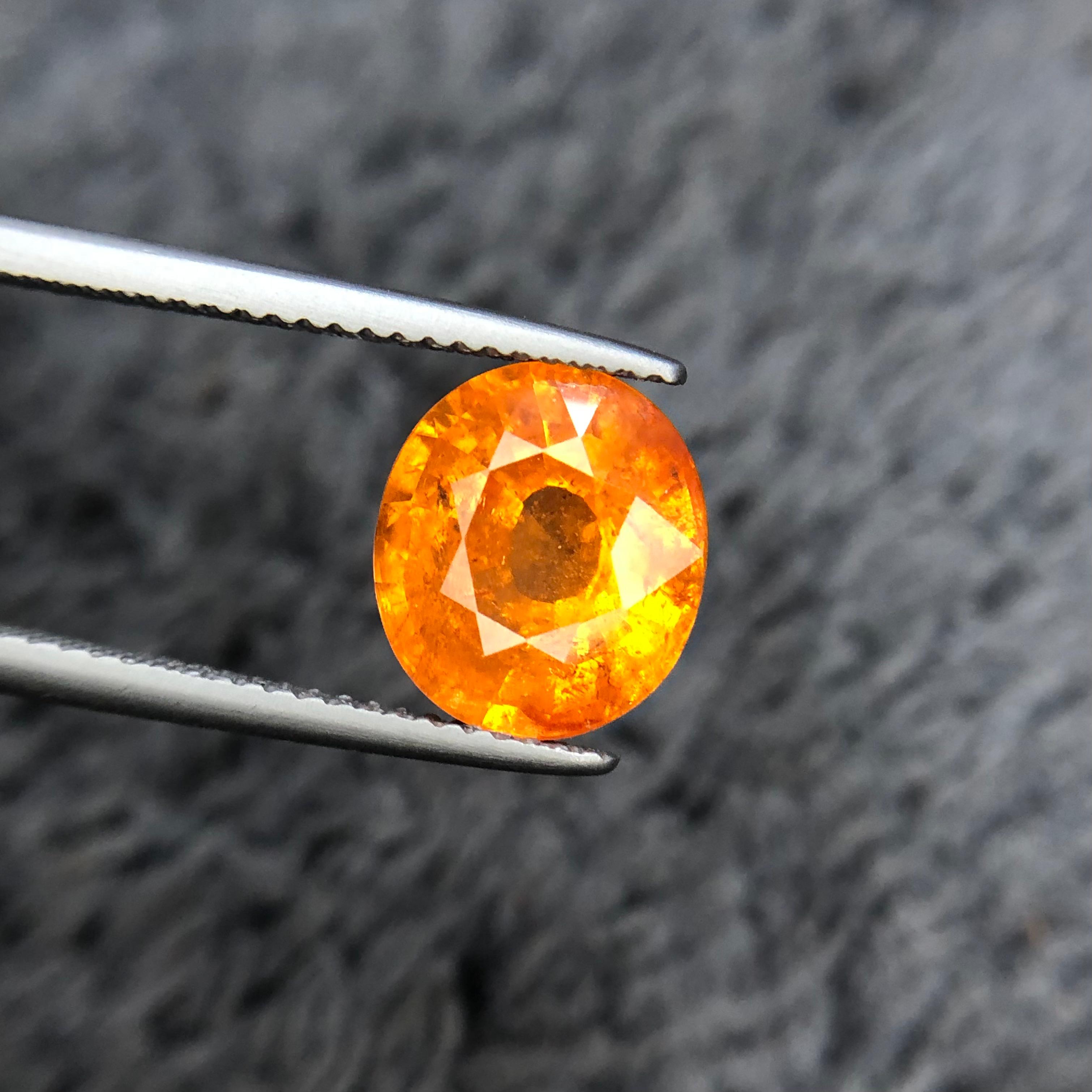 4.75 ct African Spessartine Garnet, Round Cut Gemstone — view 2